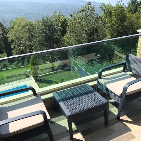 Montana Deluxe شقة